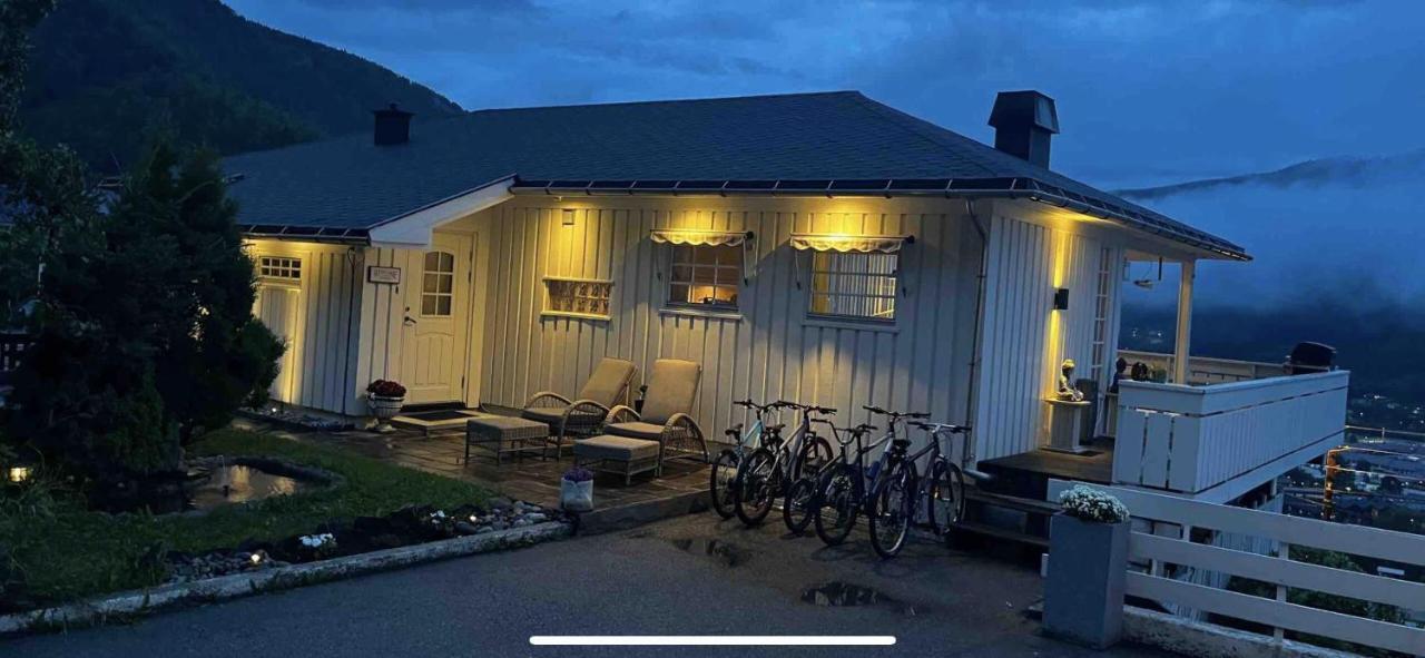 B&B I Flott Utsiktseiendom Otta Exteriör bild