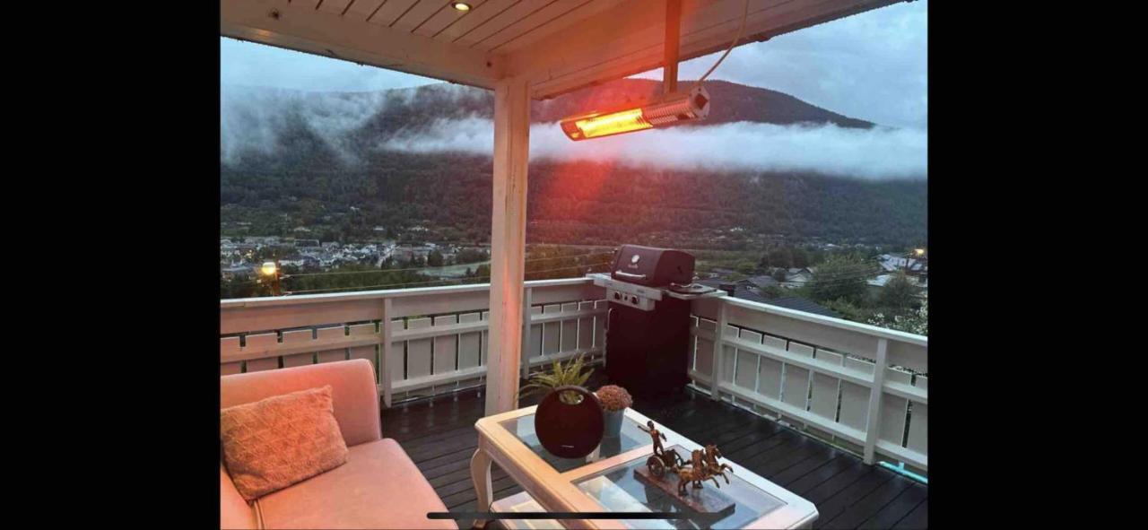 B&B I Flott Utsiktseiendom Otta Exteriör bild